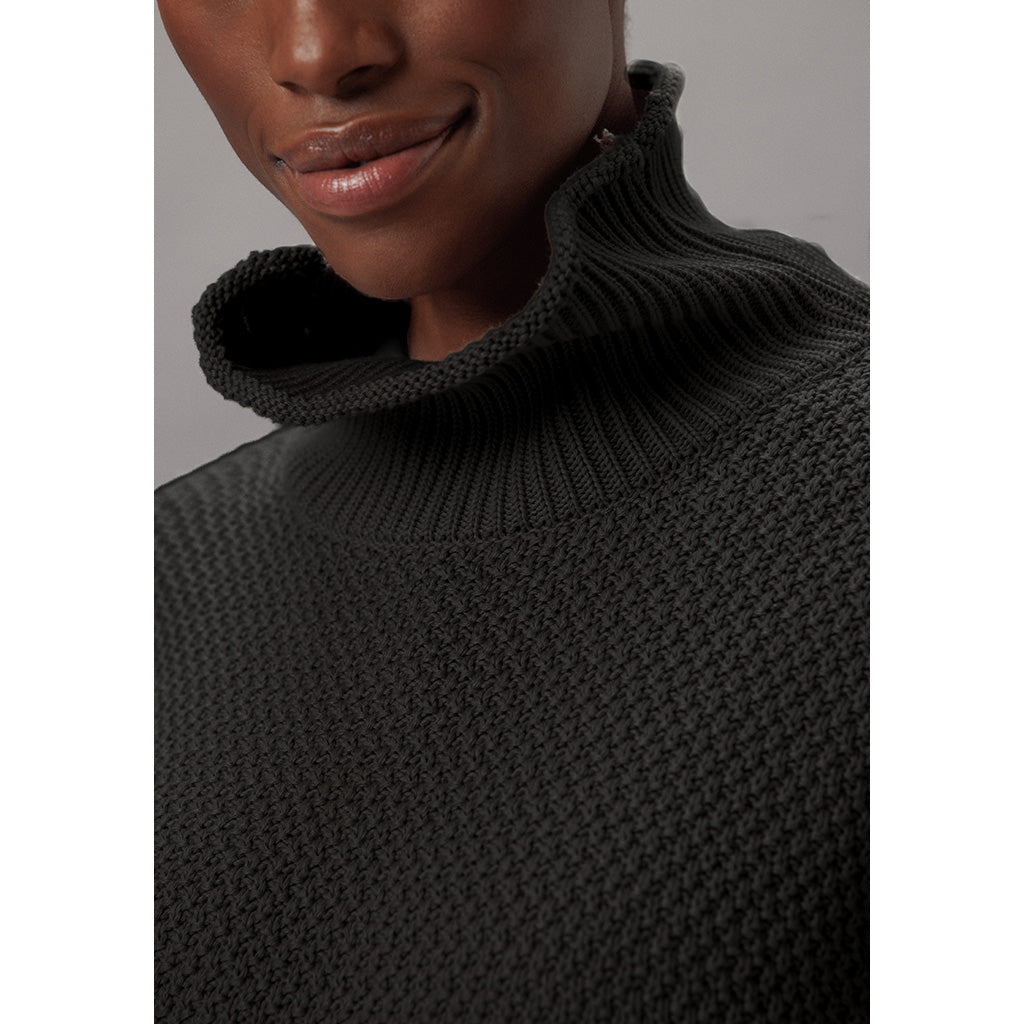 Trace Roll-Neck | Black